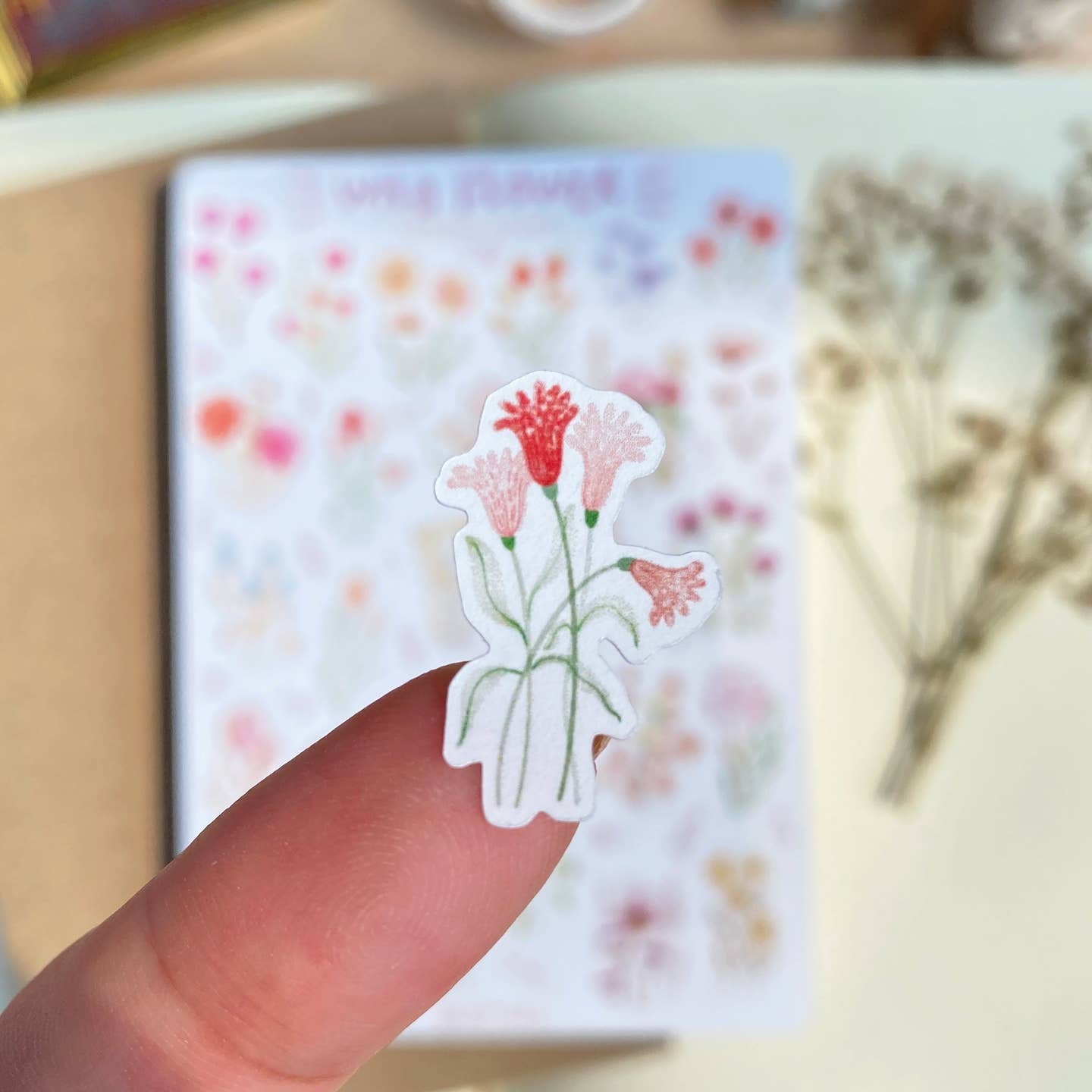 Wilde Bloemen Stickerblad – 28 Kleurrijke Bloemenstickers voor Journals en Planners
